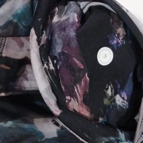 Lululemon Legging Size 4 With Pockets. - Picture 7 of 10